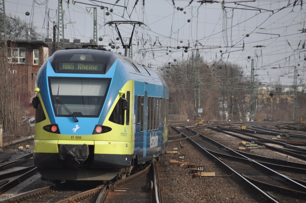 MÜNSTER, 12.03.2011, ET 006 der Westfalenbahn als RB 65 nach Rheine bei der Ausfahrt aus Münster Hbf