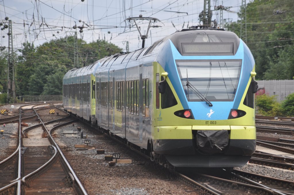 MÜNSTER, 21.07.2012, ET 003 der Westfalenbahn als RB 66 nach Osnabrück bei der Ausfahrt aus dem Hauptbahnhof