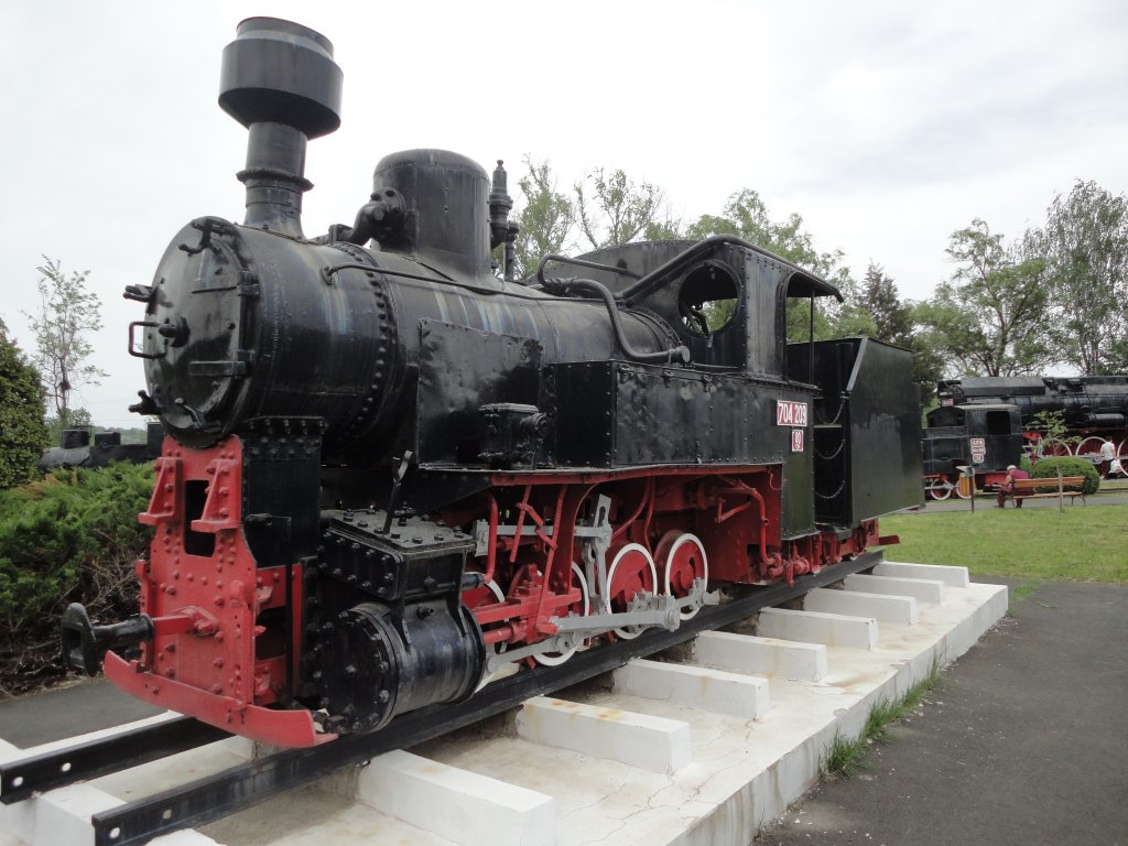Museum der ehem. Lokomotivenfabrik Resita am 03.05.2013. Lokomotive 704-209 war nur 80 PS stark. Es ist eine der wenigen Dampflokomotiven mit Schlepptender die auf rumnischen Schmalspurbahnen fuhr.