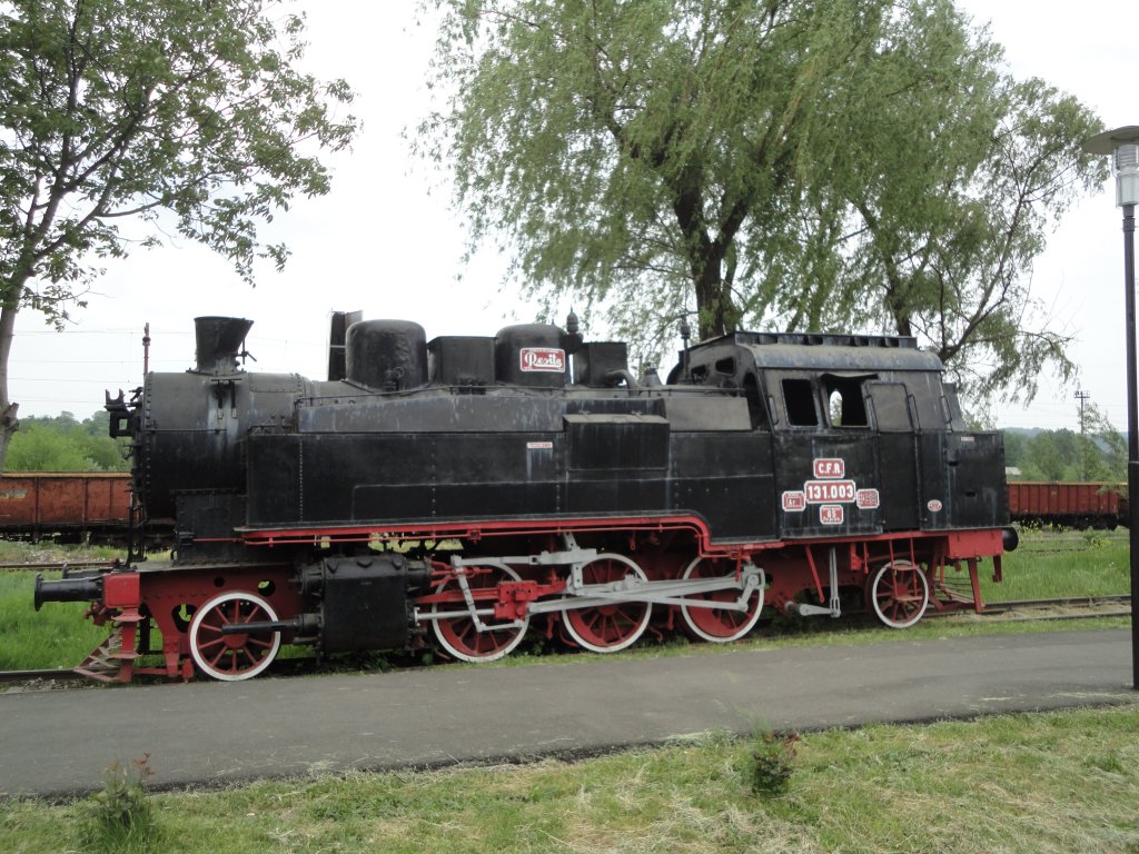 Museum der ehem. Lokomotivenfabrik Resita am 03.05.2013. Lokomotive 131.003 wurde nach Vorbild der Baureihe 64 fr den Nebenbahnbetrieb gebaut. Sie war 65 km/h schnell. Die Baureiehe 131 ist eine meiner persnlichen Favoriten.