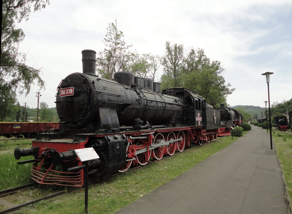 Museum der ehem. Lokomotivenfabrik Resita am 03.05.2013. Die Baureihe 50 war der die am h�ufigsten getroffene Lokomotive im G�terzugverkehr. Auf schwierigen Strecken, konnte war sie auch als Schebelok f�r Personenz�ge zu sehen. Ihre H�chtgeschwindigkeit betrug 60 km/h. Das Bild zeigt die 50-378, eine der 2 im Museum ausgestellten Lokomotiven dieser Baureihe.