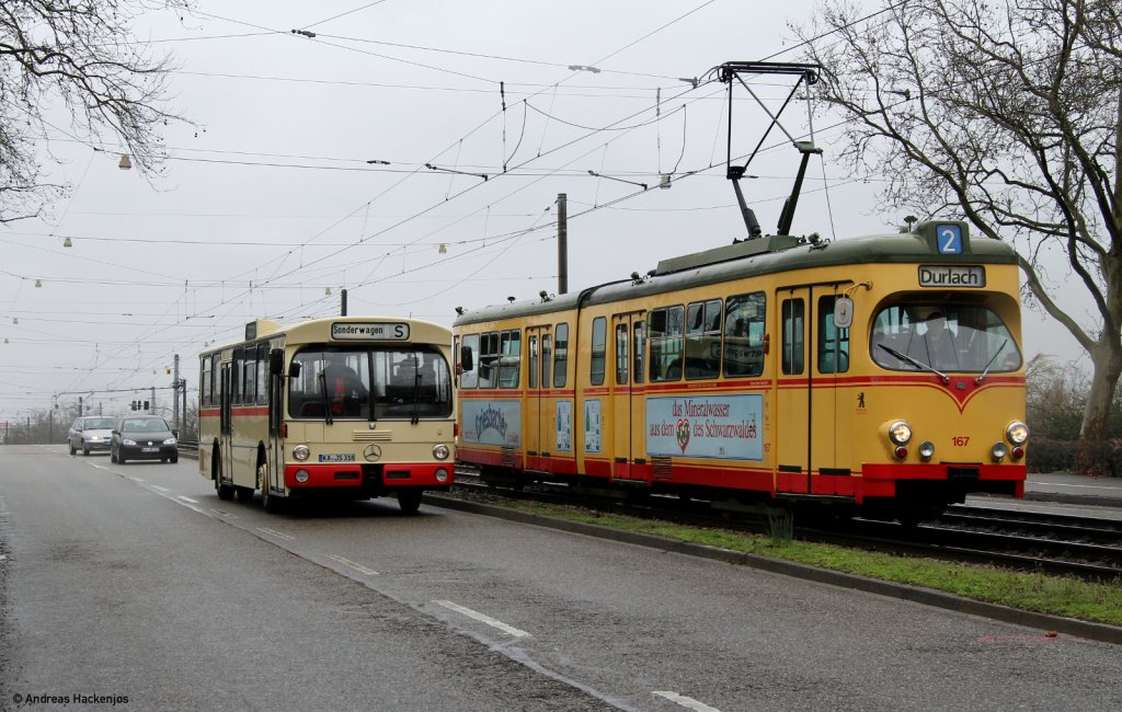 Museumswagen 167 auf Sonderfahrt trifft auf den Museumsbus O 305 an der Durlacher Alee 19.3.11