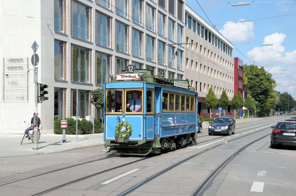 Museumswagen A 256 (Bj 1901) am 11.09.10 zur Feier `115 Jahre Elektrische in M�nchen&acute; in der Ottostra�e