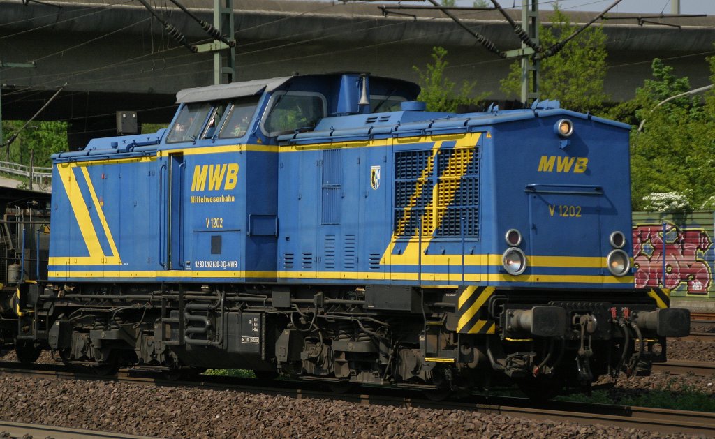 MWB V1202 mit Gz am 26.4.11 in Hamburg-Harburg