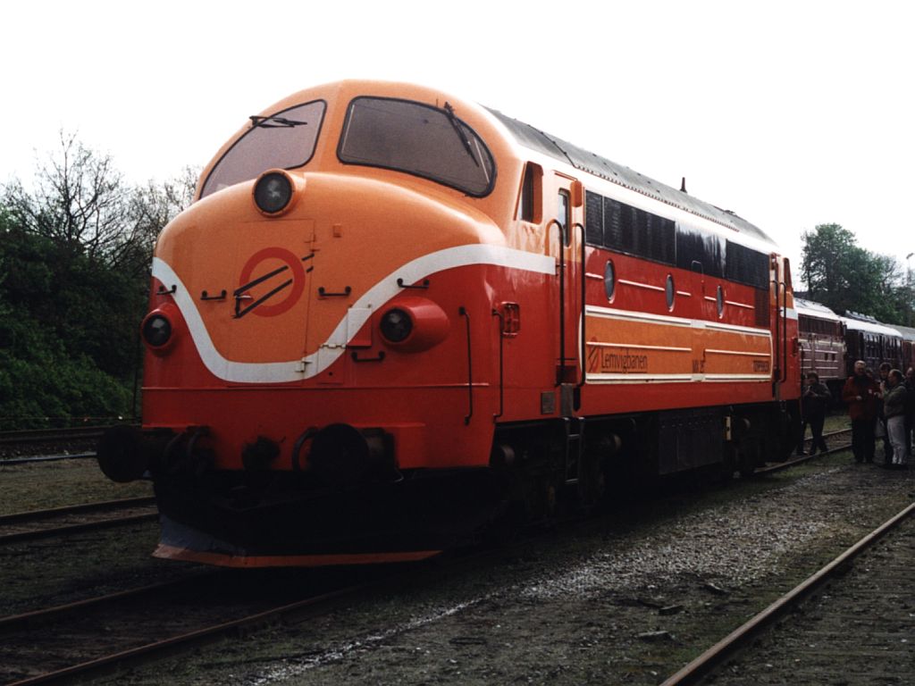 MX 26 (Lemvigbanen) bei der Bahnbetriebswerke Randers am 15-5-1999. Bild und scan: Date Jan de Vries.