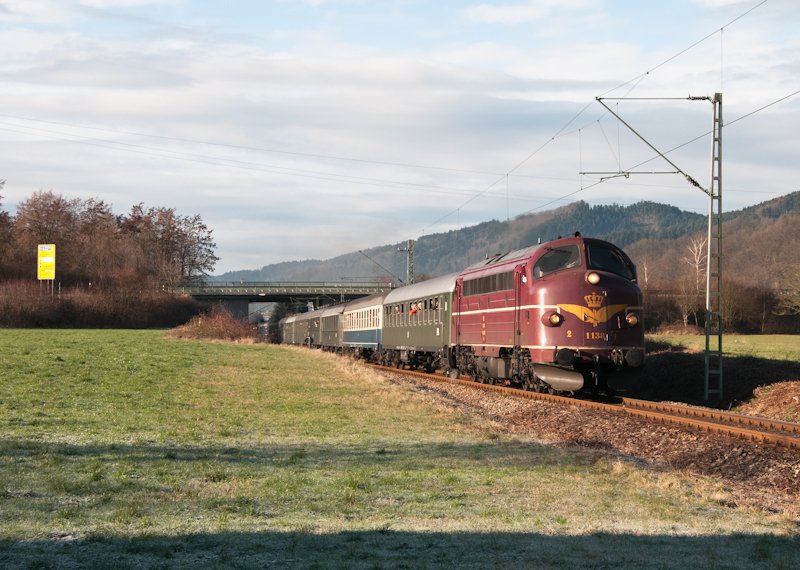 My 1138 + 1142 (Zugschluss) mit dem DPE 91498 (Mainz Bischofsheim-Alpirsbach) am 27. Dezember 2009 kurz hinter Hausach.
