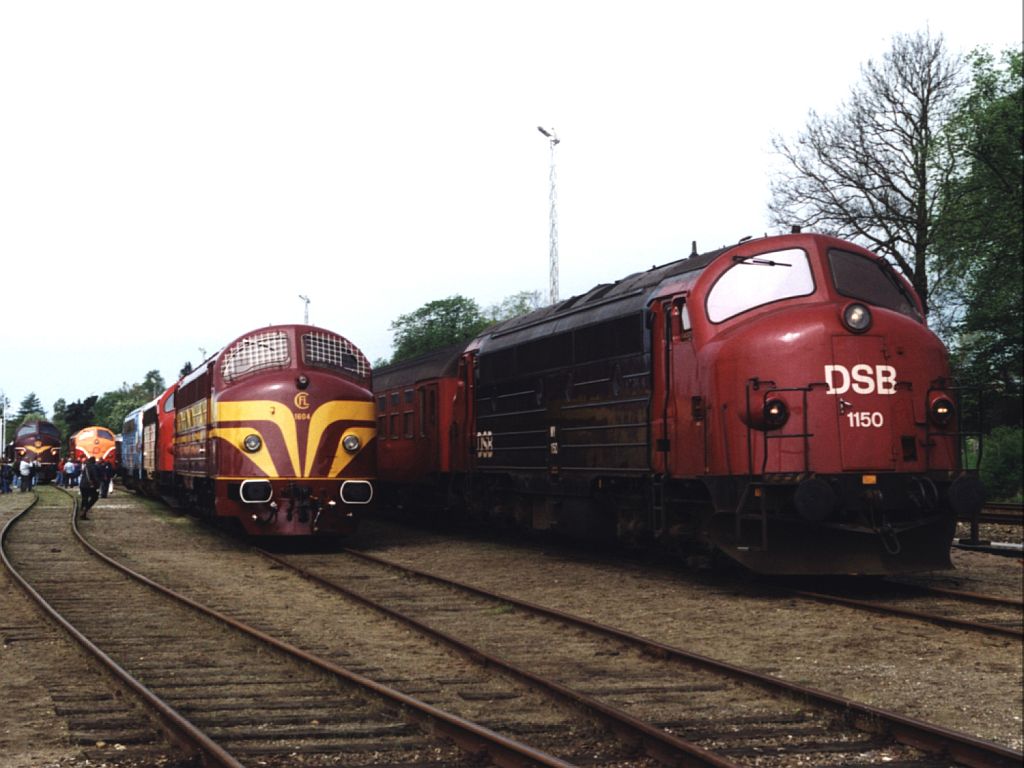 MY 1150 und CFL 1604 auf Bahnhof Randers (Dnemark) am 15-5-1999. Bild und scan: Date Jan de Vries.