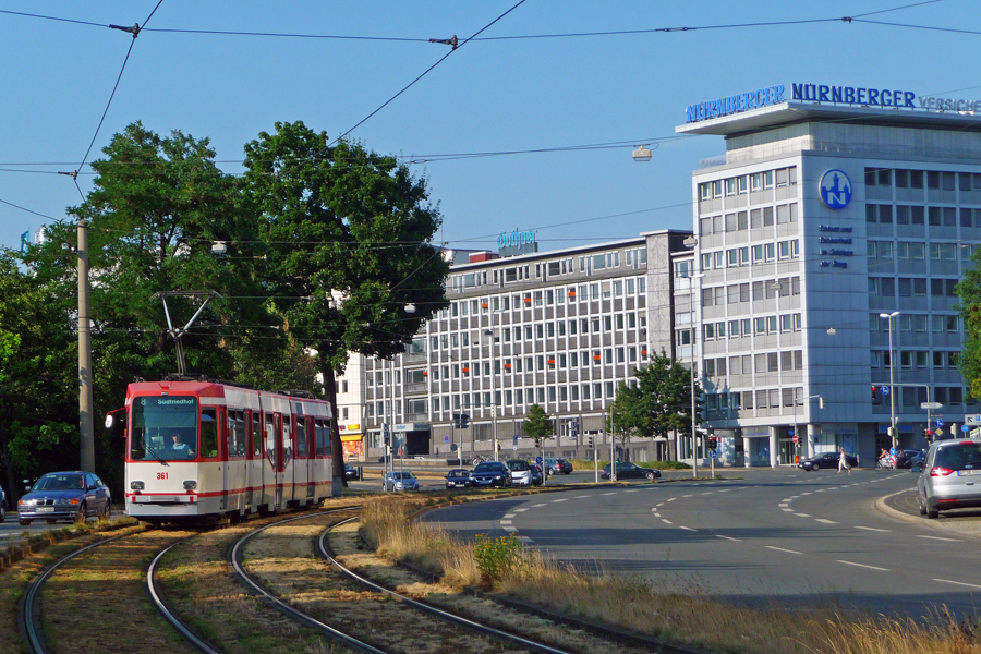 N8S-NF 361 als Linie 8 Sdfriedhof im Anflug auf die Haltestelle Whrder Wiese