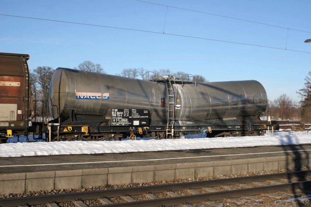 Nacco Kesselwagen am Ende eines G�terzuges im Bf �bersee am 05.02.2011