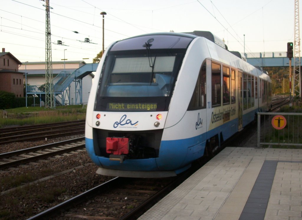 Nach dem alle Reisende,am 05.August 2009,in Bergen/Rgen,ausgestiegen waren,fuhr der OLA-Triebwagen 701 nach Mukran in die dortige Einsatzstelle zum Tanken.