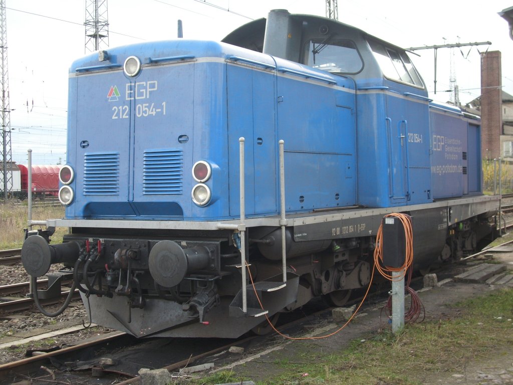 Nach dem Bahnbildertreffen in Lbeck am 28.November 2009 legte ich in Bad Kleinen einen kleinen Zwischenstop ein und erwischte die EGP-Lok 212 054.