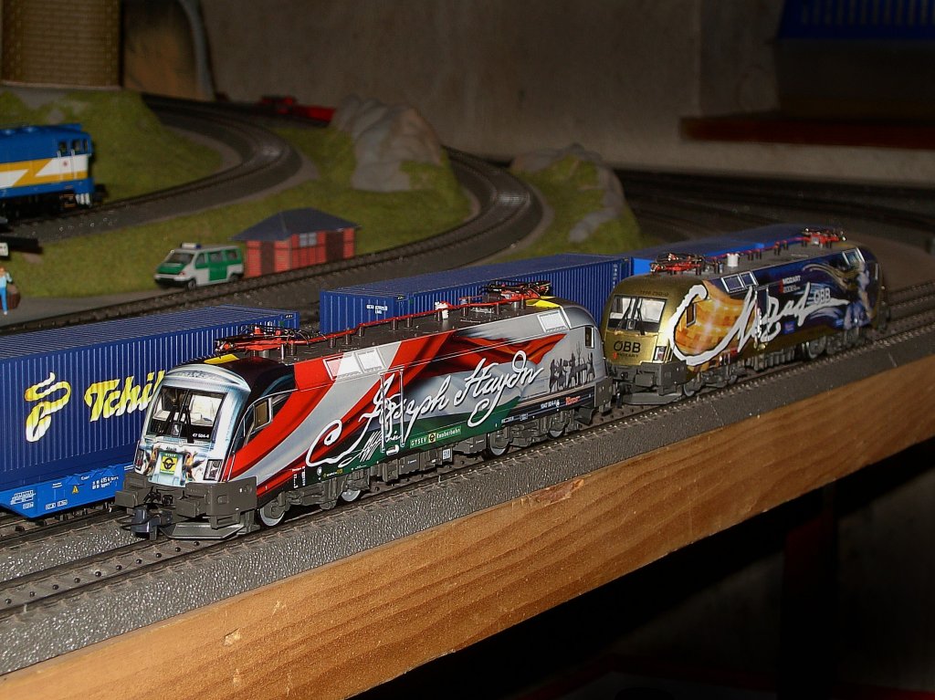 Nach dem Foto shutting machten sich die beiden auf den Weg um wider zu arbeiten. 