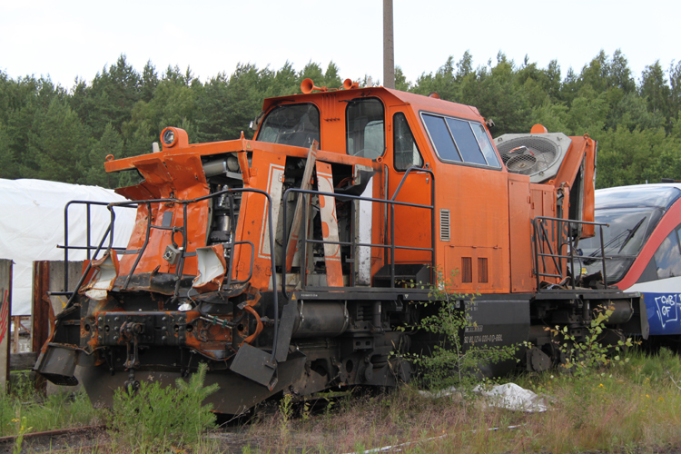 Nach dem Zugunglck bei Neustrelitz sieht die 214 020-0 so aus im Bahnwerk Neustrelitz (Netinera Werke GmbH)Aufgenommen am 17.06.2011 Tag der offenen Tr