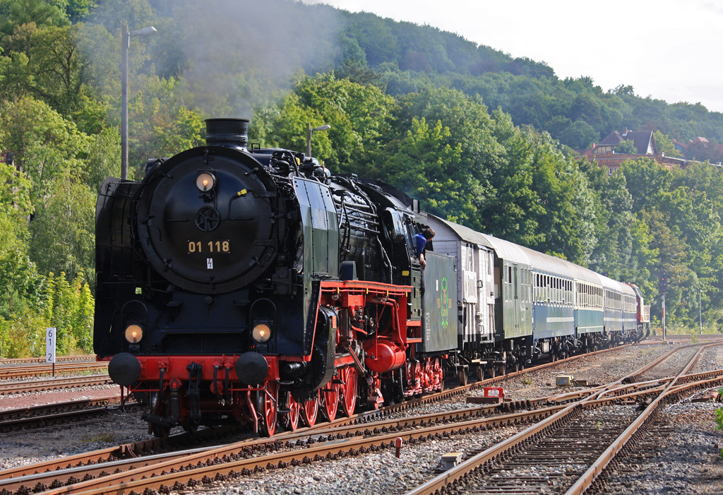 Nach einem rund zweijhrigen Aufenthalt im DLW Meiningen ging es fr die, noch in der Originalausfhrung der BR 01 erhaltene, 01 118 am Abend des 01.09.2012 wieder zurck in ihre jetzige Heimat nach Frankfurt /Main.