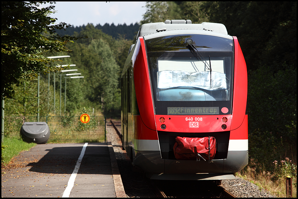 Nach kurzem Stop geht es fr 640 008 weiter in Richtung Finnetrop. (Kraghammer, 04.09.2010)