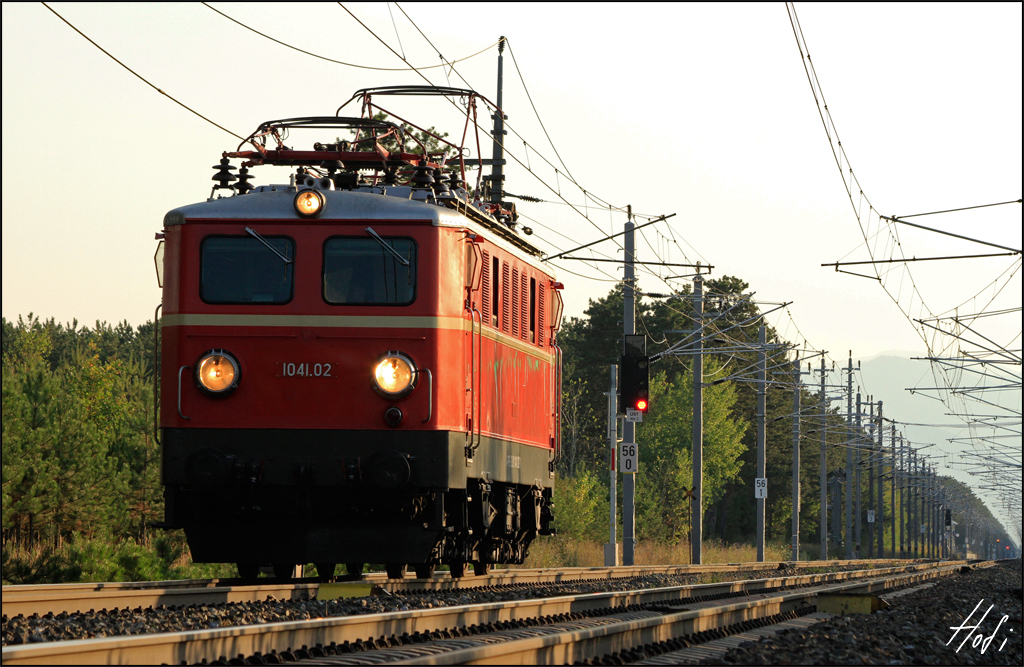 Nachdem den ganzen Tag Messfahrten am Semmering durchgefhrt wurden, machte sich die 1041.02 als Lokzug auf den Weg nach Wien Penzing.
St.Egyden am 05.08.13