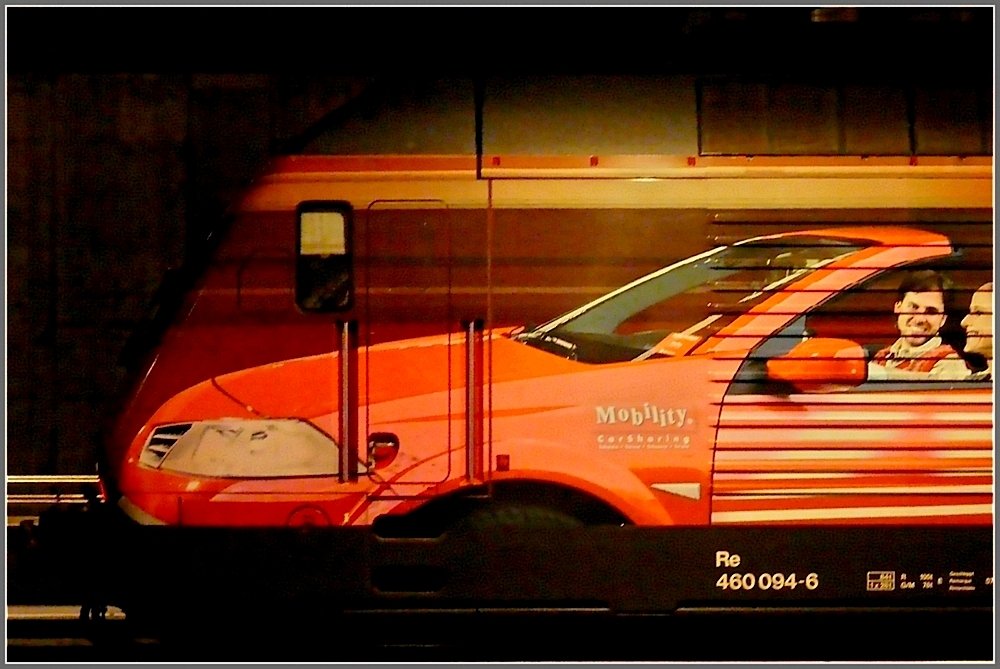 Nachdem die Re 460 094-6 uns am 26.12.09 im Ltschbergtunnel im Stich gelassen hatte, versteckte sie sich im Bahnhof von Bern in der Dunkelheit. (Jeanny)  