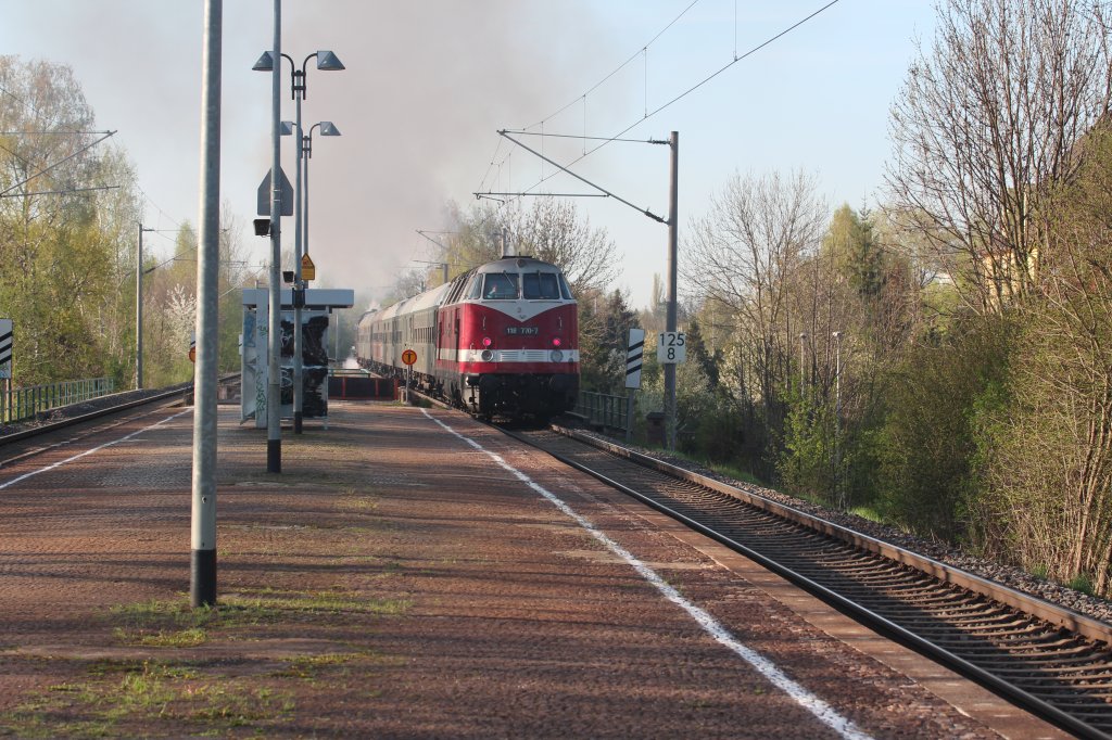 Nachschu der 118 770-7, Vorspann ist 35 1097-1, der IG Glauchauer Eisenbahnfreunde e.V. durch Zwickau Plbitz mit dem Sonderzug nach Bayreuth.28.04.2012 