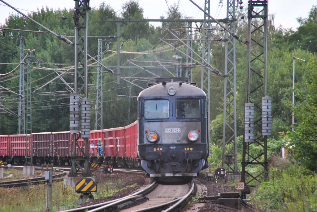 Nachschuss (16.08.10) auf die eine polische Diesellok. Die 252 022-9. fuhr am Zgschluss. Den Tip bekamm ich nach Roland Vassel.