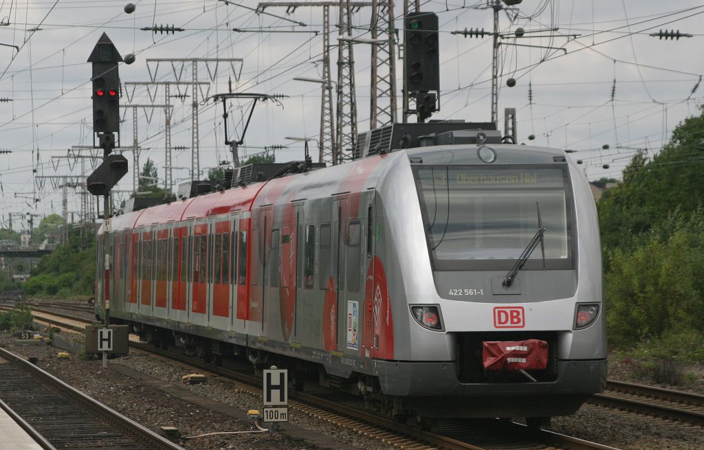 Nachschuss von 422 061 nach dem Halt am 29.5.11 in Essen Hbf