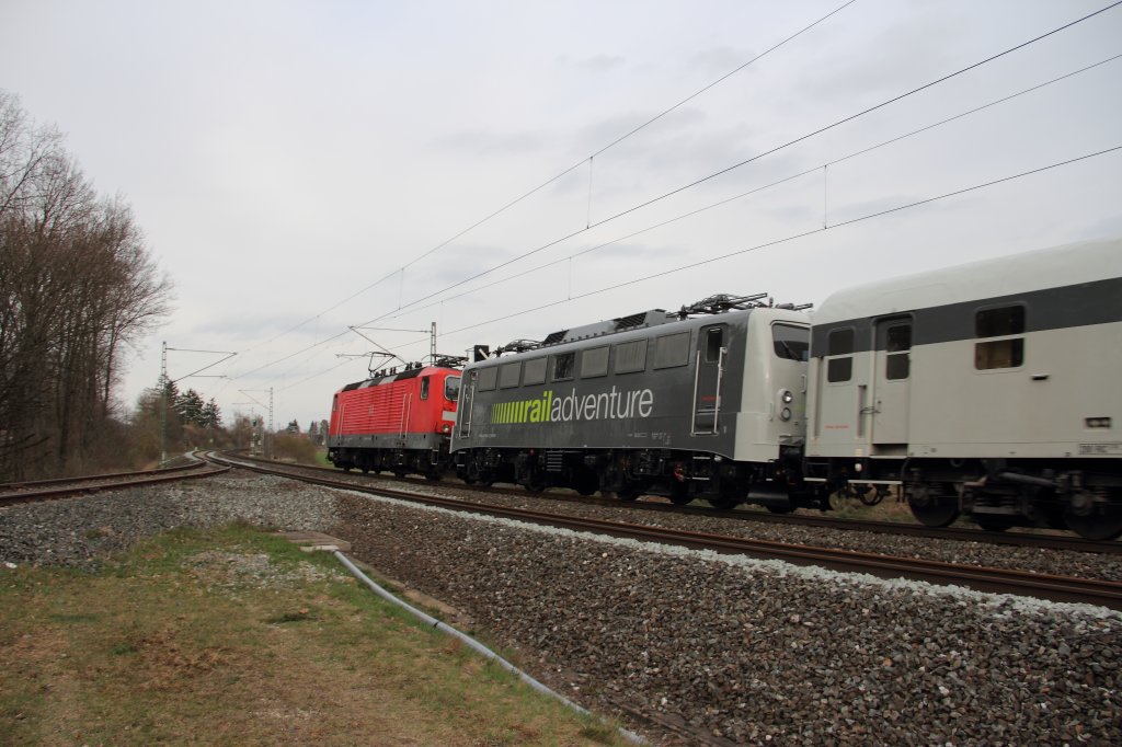 Nachschuss auf: 143 333-3 DB zieht 139 558-1 Railadventure kurz vor Redwitz am 02.04.2012.
