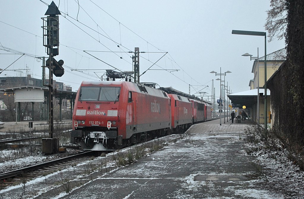 Nachschuss auf 152 074-1, am 28.11.10 in Lehrte.