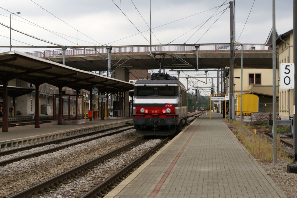 Nachschuss auf BB15000 Nr 15021 am 17.09 durcheilt sie Bettemburg in Richtung Luxemburg. 
