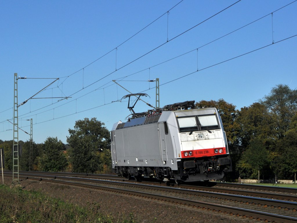 Nachschuss auf CB Rail Leasing E 186 238, vermietet an Captrain Benelux, in Richtung Bremen (Vehrte, 16.10.11).