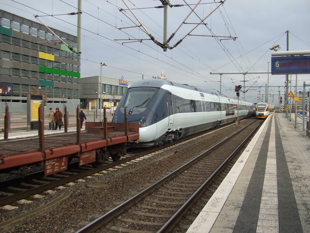 Nachschuss auf den dnischen IC 4 der von 185 540-2 durch Bielefeld gezogen wurde. 17.01.2011.