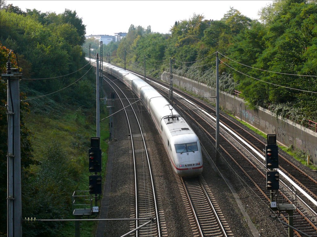 Nachschuss auf ICE 798 Berlin S�dkreuz - Hamburg-Altona kurz vor HH-Bergedorf; 05.10.2010
