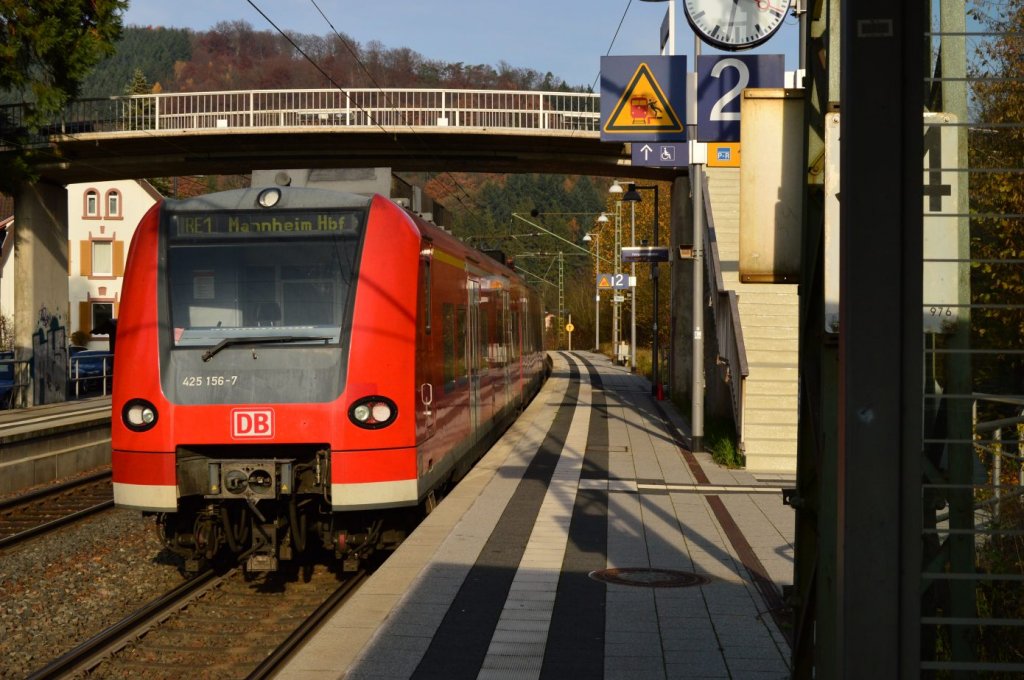 Nachschu auf den RE 1 nach Mannheim in Neckagrach.18.11.2012