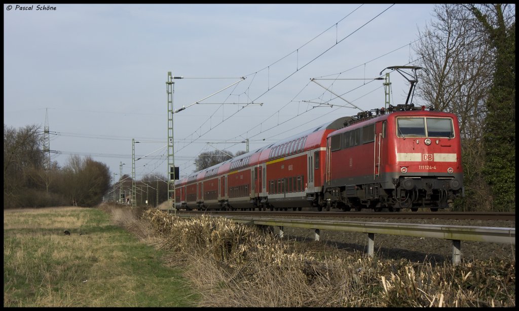 Nachschuss auf den RE4 mit 111 124 als Schublok in Richtung Dortmund.
24.03.10 17:00