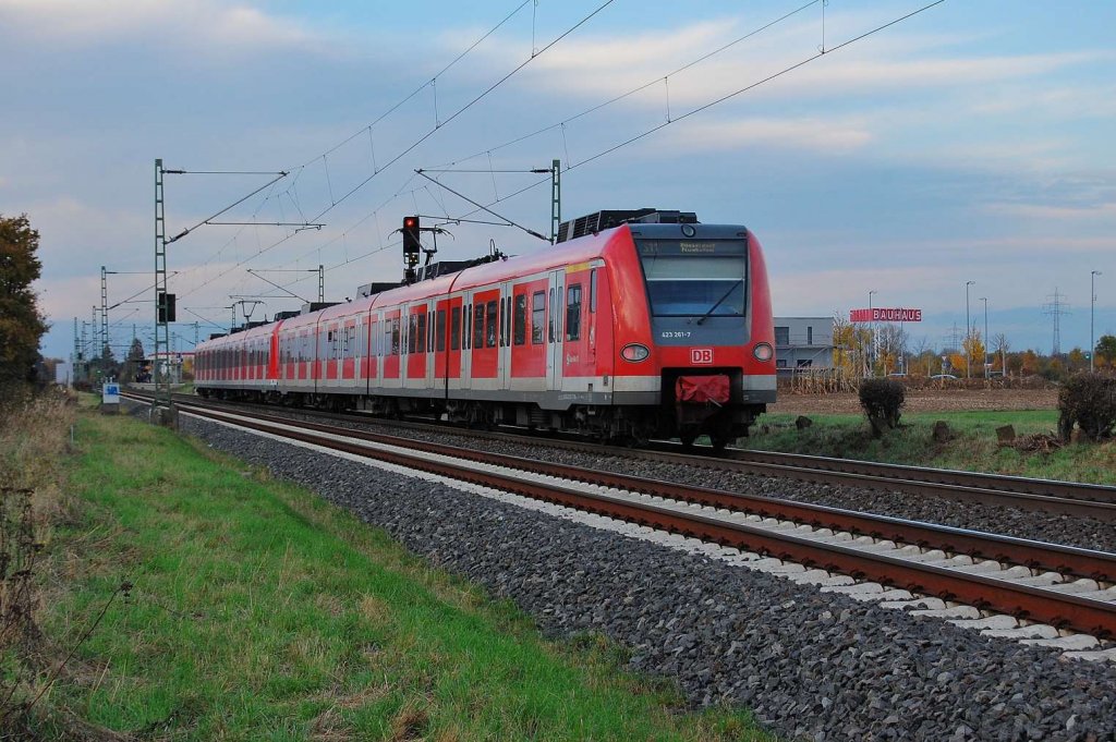 Nachschu� auf eine S11 die am gest�rten Blocksignal vor�berschleicht. Freitag den 9.11.2012