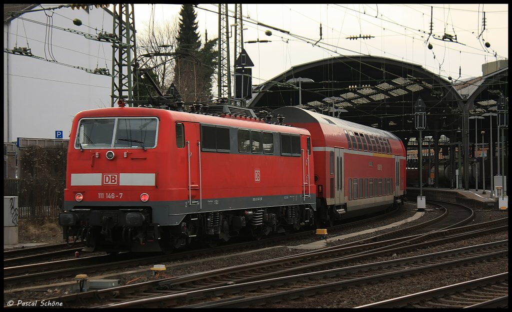 Nachschuss des in den Aachen Hbf einfahrenden RE9 mit der 111 146 als Schublok.
18.03.10 17:08