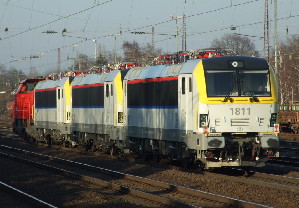 Nachschuss vorne hing G800BB (ex 06)dahinter 1822 dahinter 1821 und am Schluss 1811 am 10.3.10 in Dsseldorf-Rath