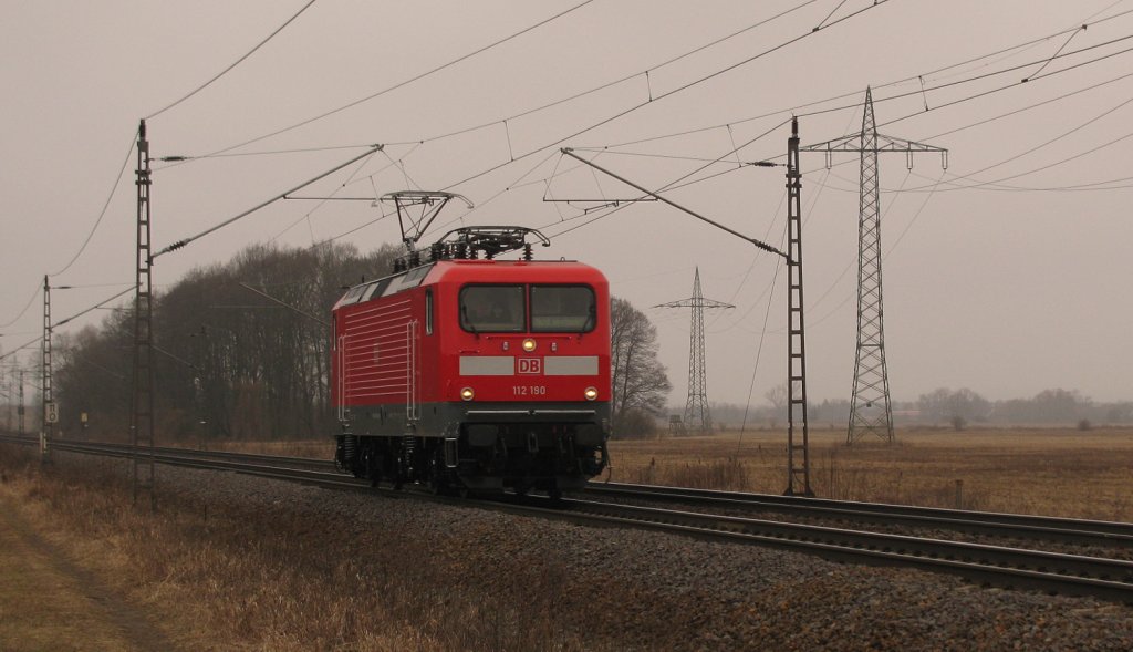N�chster Halt Ahrensdorf: Dort kam direkt nach dem ersten angucken der Fotostelle 112 190 von Dessau (frisch revidiert) nach Berlin Lichtenberg. 05.03.2011


