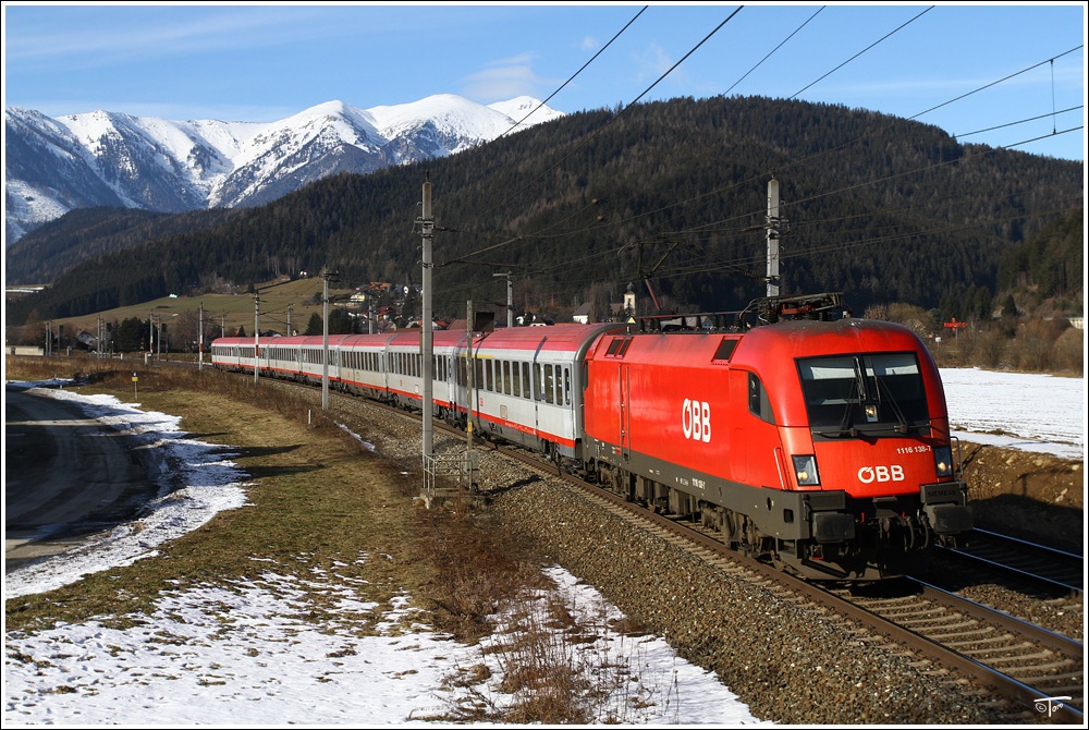 Nahe St.Michael in der Obersteiermark fuhr mir 1116 138 mit IC 515 (Innsbruck - Graz) vor die Linse.  
23.1.2011