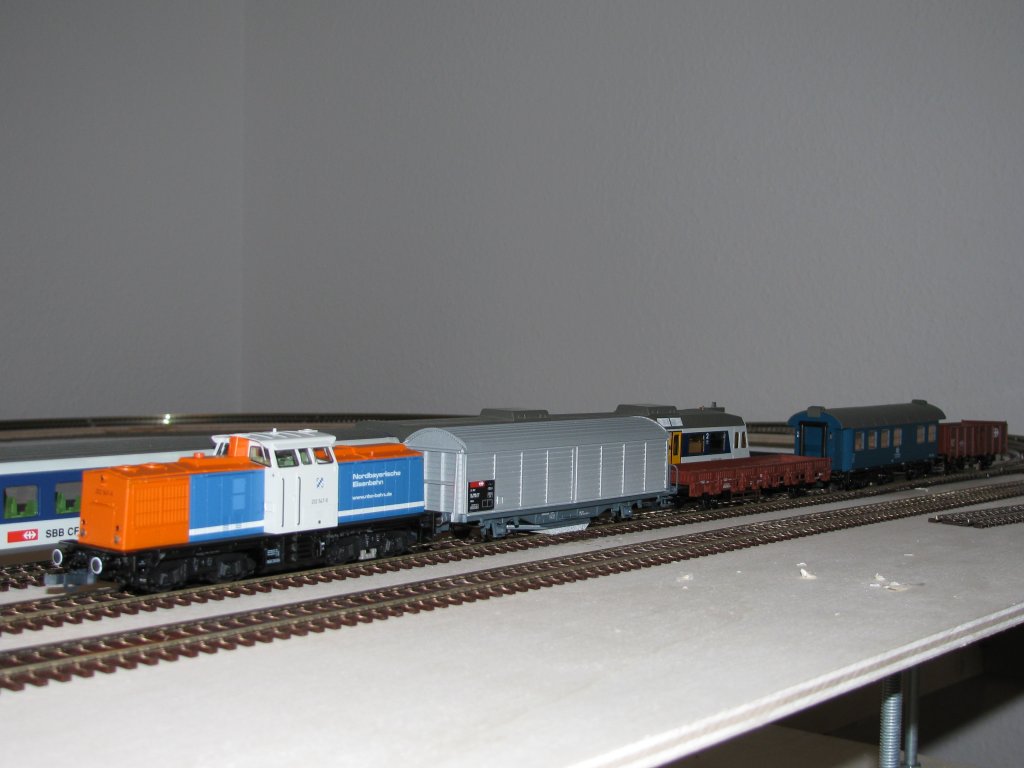 Nbe 202 547-6 mit einem Bauzug im Bergbahnhof - Amsteg - Laldeln.