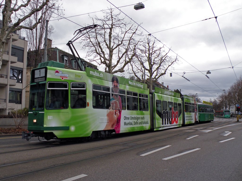 Neu trgt der Be 4/6S mit der Betriebsnummer 661 eine Vollwerbung fr die nchste MUBA. Ich Frage mich, wieso haben die die Front des Tramzuges nicht beklebt? Die Aufnahme stammt vom 21.01.2012.