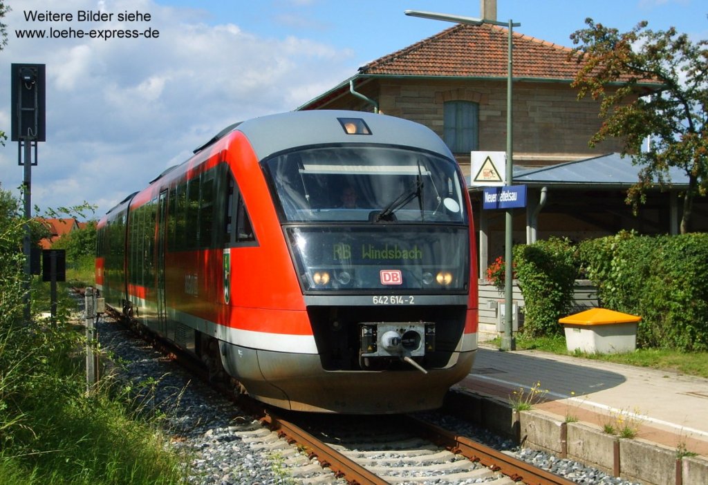 Neuendettelsau am 30.7.07: Der Bahnhof wurde schon 1985 auf ein Gleis zurckgebaut, ist aber immer noch mit DB-Personal besetzt. 