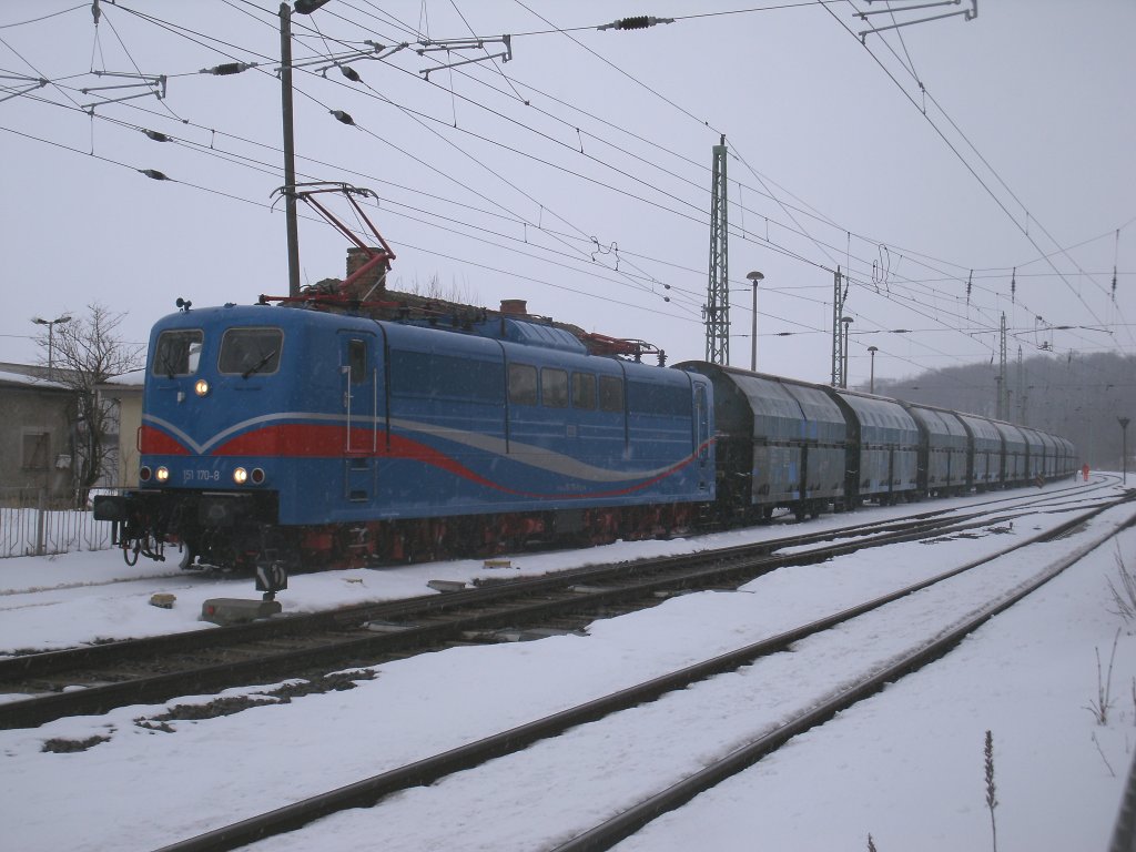 Neues Jahr neue Bespannung vom Kreidezug Klementelvitz-Peitz Ost.In diesem Jahr ist es die 151 170 von SRI Rail Invest GmbH die,am 29.Mrz 2013,den Kreidezug nach Bergen/Rgen brachte.