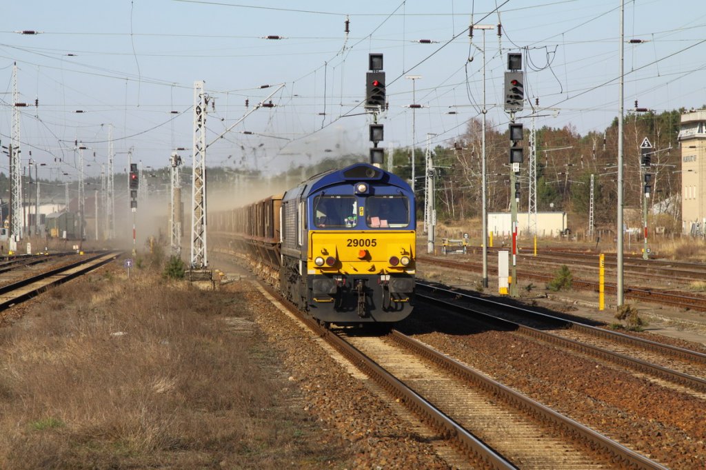 Neulich in Neustrelitz tauchte am Horizont eine Class 66 am Horizont auf. 07.04.2010