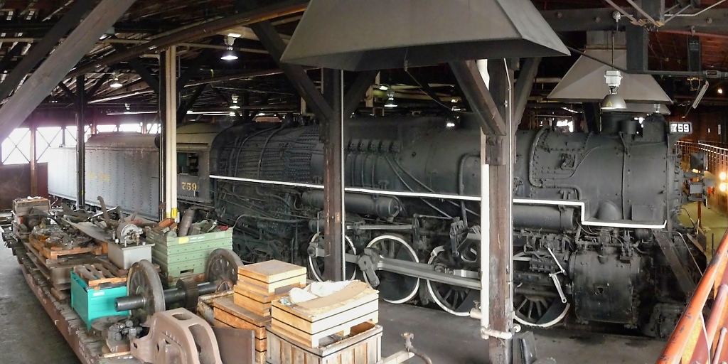 New York, Chicago & St. Louis Railway #759 im Rundlokschuppen in  Steamtown  Scranton, PA (4.6.09).