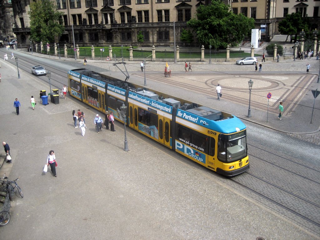 NGT 6 DD -2535- gesehen 
von dem Balkon des Zwingers.