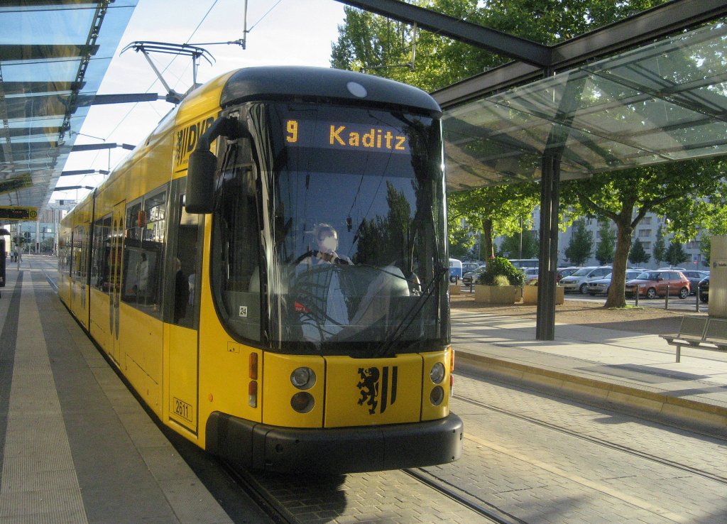 NGT D 2611 DD am 30.09.2012 auf der Linie 9.
Gesehen an der Haltestelle Postplatz.