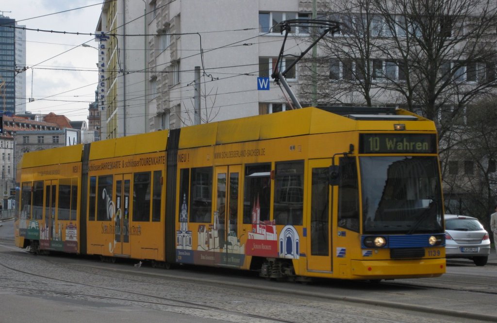 NGT8 1139  Schloesserland-Sachsen  auf der Linie 10 Richtung Wahren. 03.04.10 Kurt-Schuhmacher-Strae