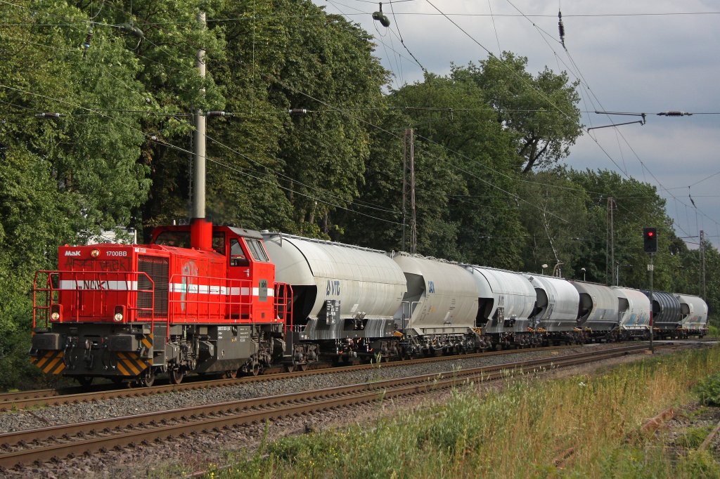Niag Mietlok 277 802 (ex HGK DH 701) am 7.8.12 mit dem Sodazug in Ratingen-Lintorf.