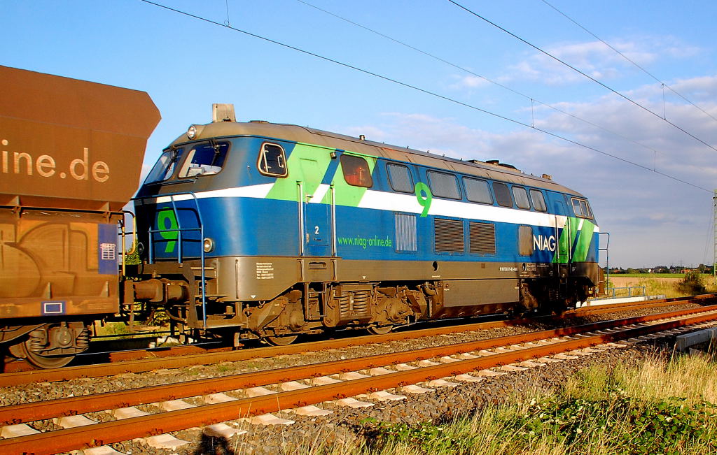NIAG Nr.9 alias 216 111-5 ist am Zugende eines von NIAG Nr. 14 gezogenen Ganzzug angehngt. 1.9.2012