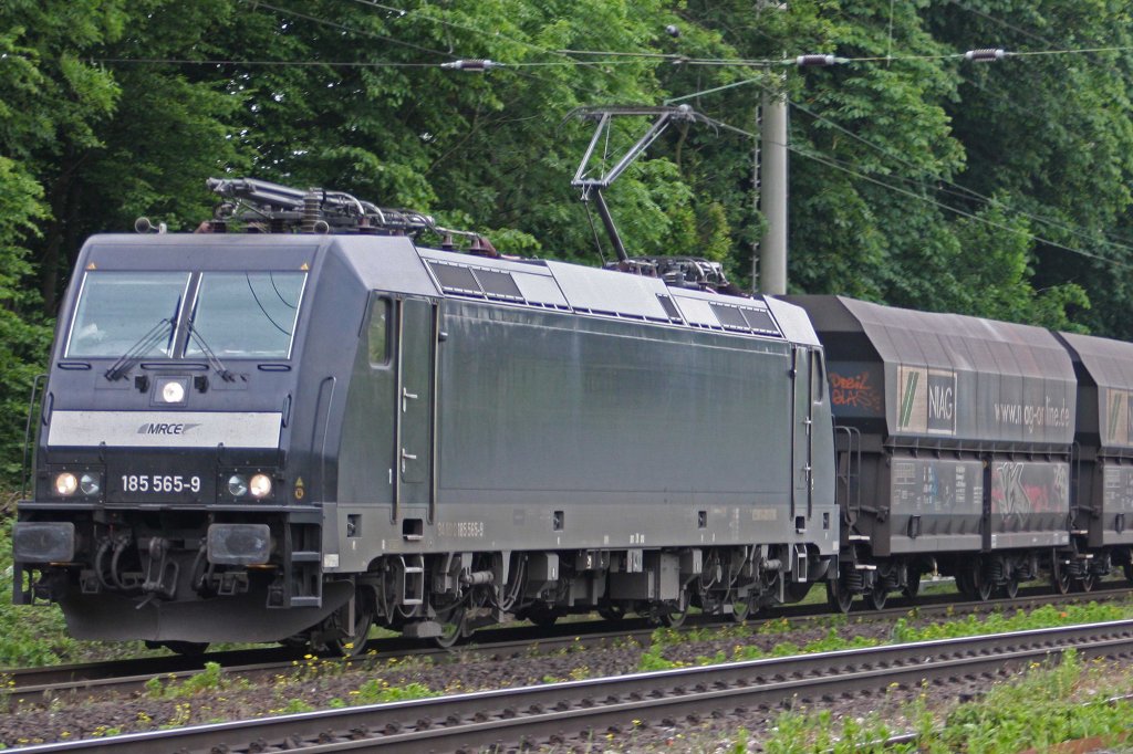Niag&acute;s Leihlok 185 565 am 2.6.10 in Ratingen-Lintorf