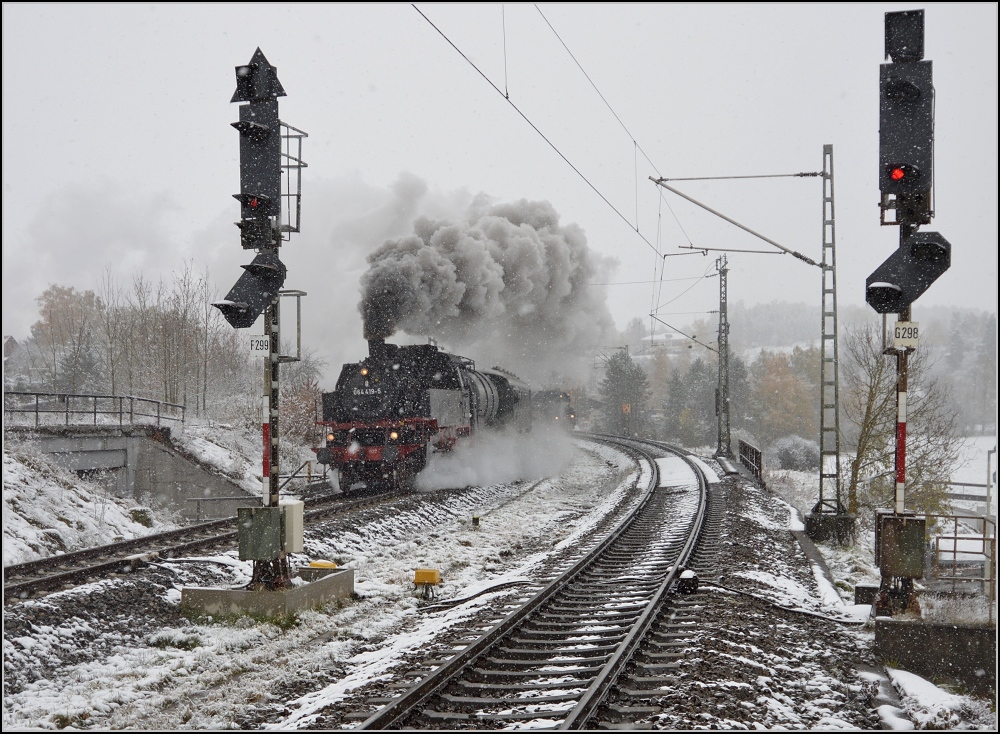 Nicht ganz parallele Parallelausfahrt aus dem Bahnhof Rottweil beim Eisenbahnfest der EFZ im Oktober 2012.